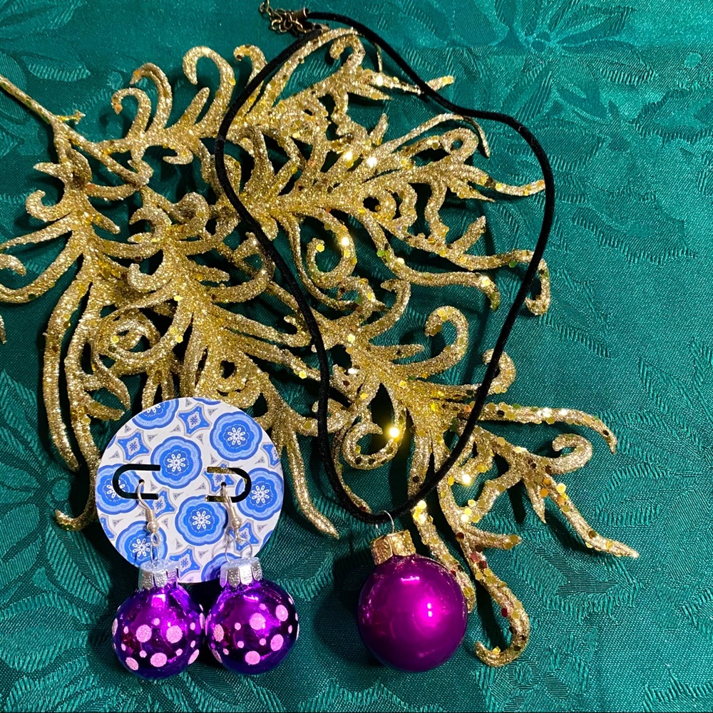 🎄 New Christmas Bulb Earrings & Necklace Set